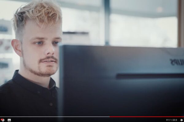 JB Promotions van JB Inflatables; De maatwerk specialist voor opblaasbare reclame artikelen en promotiematerialen. Op maat gemaakte inflatables voor sportevenementen