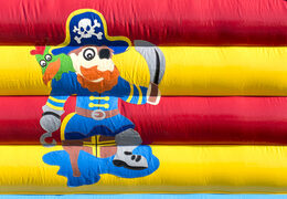 Super château gonflable pirate avec des animations joyeuses pour les enfants. Acheter un château gonflable en ligne chez JB Gonflables France