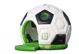 Achetez un grand château gonflable d'intérieur sur le thème du football pour les enfants. Disponible chez JB Gonflables France en ligne