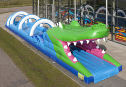 Spectaculaire toboggan ventre crocodile gonflable de 18 mètres de long pour les enfants. Achetez des toboggans gonflables maintenant en ligne chez JB Gonflables France