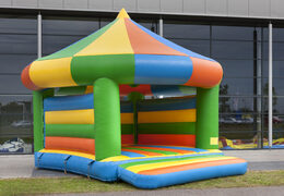 Commandez un château gonflable carrousel dans un thème standard pour les enfants. Châteaux gonflables en ligne à vendre chez JB Gonflables France