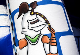 Commandez des château gonflable standard avec un thème de chevalier dans une couleur bleue pour les enfants. Achetez des châteaux gonflables en ligne chez JB Gonflables France