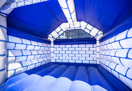 Achetez des château gonflable bleu standard avec un thème de chevalier pour les enfants. Achetez des châteaux gonflables en ligne chez JB Gonflables France