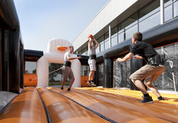 Arène sportive multifonctionnelle unique pour différents types d'activités sportives pour petits et grands. Commandez une arène de sport gonflable maintenant en ligne chez JB Gonflables France