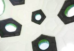 Super château gonflable avec toit sur le thème du football pour les enfants. Achetez des châteaux gonflables en ligne chez JB Gonflables France