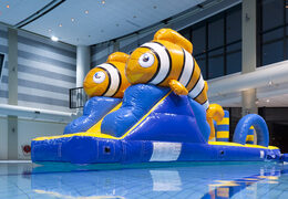 Slide clownfish run pour petits et grands. Achetez des attractions aquatiques gonflables en ligne maintenant chez JB Gonflables France