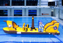 Bateau gonflable spectaculaire sur le thème des pirates pour petits et grands. Achetez des jeux de piscine gonflables en ligne maintenant chez JB Gonflables France