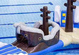 Achetez un parcours d'obstacles gonflable pirate run unique au design unique avec des objets 3D rigolos et pas moins de 2 toboggans pour petits et grands. Commandez des jeux de piscine gonflables maintenant en ligne chez JB Gonflables France