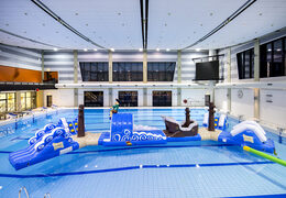 Achetez un parcours d'obstacles double pirate run gonflable pour les enfants. Commandez des attractions aquatiques gonflables maintenant en ligne chez JB Gonflables France