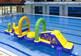 Obtenez une course d'aventure gonflable dans le monde de la mer pour petits et grands. Commandez des jeux de piscine gonflables maintenant en ligne chez JB Gonflables France