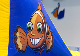 Commandez une course d'aventure gonflable dans le monde marin pour petits et grands. Achetez des jeux de piscine gonflables maintenant en ligne chez JB Gonflables France