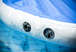 Achetez un plateau d'éclaboussure multifonctionnel gonflable unique pour petits et grands. Commandez des jeux de piscine gonflables maintenant en ligne chez JB Gonflables France