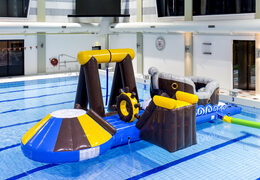 Île de jeu de pirate gonflable hermétique unique avec une vigne, une tour d'escalade, un toboggan rond et des obstacles pour petits et grands. Achetez des jeux de piscine gonflables maintenant en ligne chez JB Gonflables France