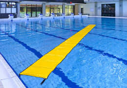 Achetez un joli tapis de cours d'eau de différentes tailles et couleurs pour petits et grands. Commandez des attractions aquatiques gonflables maintenant en ligne chez JB Gonflables France