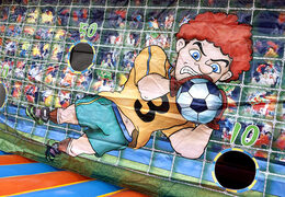 Achetez un but de football gonflable avec lit pour petits et grands. Commandez un but de football gonflable avec lit maintenant en ligne chez JB Gonflables France