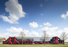 Commandez un parcours d'obstacles gonflable méga alligator rouge noir de 40 mètres. Achetez des parcours d'obstacles gonflables en ligne maintenant chez JB Gonflables France