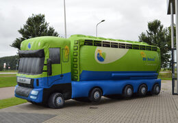 Commandez l'accroche-regard du camion gonflable De Heus. Achetez des répliques de produits gonflables en ligne chez JB Gonflables France
