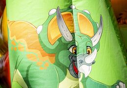 Petit château gonflable multifun avec toit et toboggan sur le thème des dinosaures à vendre. Achetez des châteaux gonflables en ligne chez JB Gonflables France