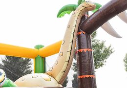 Achetez un parc gonflable coloré sur le thème de la jungle pour les enfants. Commandez des structure gonflable en ligne chez JB Gonflables France