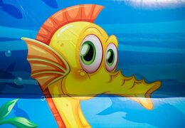 Acheter le château gonflable JB Bubbles avec grue en mousse sur le thème du monde marin pour les enfants. Commandez des châteaux gonflables chez JB Gonflables France