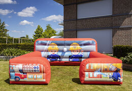 Opblaasbaar bubble park met schuim in brandweer thema bestellen voor kinderen