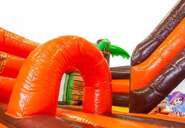 Super châteaux gonflables sur le thème des pirates avec un toboggan, achetez l'objet 3D sur la surface de saut avec un design pirate amusant pour les enfants. Achetez des château gonflable géant en ligne chez JB Gonflables France