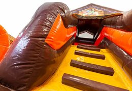 Achetez un château gonflable géant pirate multifonctionnel Funcity avec un toboggan, l'objet 3D sur la surface de saut avec un design pirate amusant pour les enfants. Achetez des château gonflable XXL en ligne chez JB Gonflables France