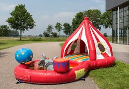 Achetez une aire de jeux semi-ouverte playzone gonflable circus avec des balles en plastique et des objets 3D pour les enfants. Commandez des playzone gonflables en ligne chez JB Gonflables France