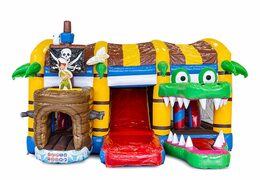 Commandez un super châteaux gonflables de pirate multijoueur d'intérieur dans un design unique avec deux entrées, un toboggan au milieu et des objets 3D pour les enfants. Achetez des château gonflable géant en ligne chez JB Gonflables France