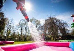 Achetez une château gonflable flamingo toboggan multijoueur pour enfants chez JB Gonflables France. Commandez des châteaux gonflables en ligne chez JB Gonflables France