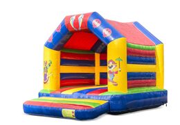 Achetez un château gonflable standard dans un thème de cirque pour les enfants avec de belles animations à la fois sur les murs intérieurs et extérieurs et sur les piliers. Commandez des châteaux gonflables en ligne chez JB Gonflables France