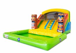 Achetez un château gonflable avec double toboggan et bain-marie sur le thème Hawaï pour enfants chez JB Gonflables France. Commandez des châteaux gonflables chez JB Gonflables France