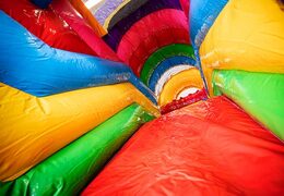 Achetez une châteaux gonflables multiplay de rebond Lego avec un toboggan, des objets amusants sur la surface de saut et des objets 3D accrocheurs pour les enfants. Commandez des toboggan châteaux gonflables en ligne chez JB Gonflables France