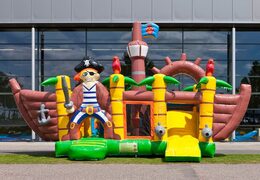 Châteaux gonflables multiplay moyen sur le thème du bateau pirate pour les enfants. Commandez des toboggan châteaux gonflables en ligne chez JB Gonflables France