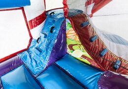 Châteaux gonflables multiplay Candyland avec des objets 3D à l'intérieur et un toboggan pour les enfants. Achetez des toboggan châteaux gonflables en ligne chez JB Gonflables France