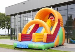 Achetez un toboggan gonflable sur le thème du clown pour les enfants. Commandez des toboggans gonflables maintenant en ligne chez JB Gonflables France 