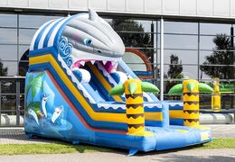 Commandez un toboggan gonflable sur le thème des requins pour les enfants. Achetez des toboggans gonflables maintenant en ligne chez JB Gonflables France