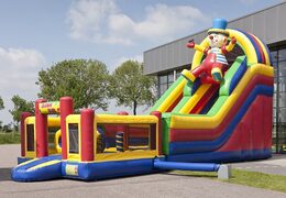 Achetez un toboggan gonflable unique sur le thème du clown avec une pataugeoire, un objet 3D impressionnant, des couleurs fraîches et des obstacles 3D pour les enfants. Commandez des toboggans gonflables maintenant en ligne chez JB Gonflables France