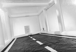 capsule de voiture gonflable Showcase pour déployer un véhicule à vendre