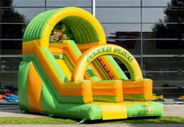 Commandez un toboggan gonflable spectaculaire sur le thème de la jungle avec des couleurs gaies pour les enfants. Achetez des toboggans gonflables maintenant en ligne chez JB Gonflables France
