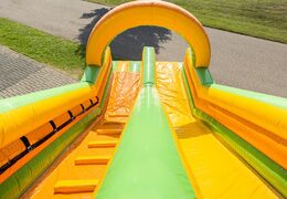 Achetez un toboggan gonflable spectaculaire sur le thème de la jungle avec des imprimés amusants pour les enfants. Commandez des toboggans gonflables maintenant en ligne chez JB Gonflables France