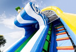 Toboggan gonflable spectaculaire sur le thème du surf aux couleurs gaies pour les enfants. Achetez des toboggans gonflables maintenant en ligne chez JB Gonflables France