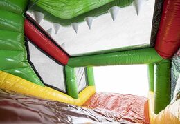 Commandez un crocodile de parcours d'obstacles modulaire de 13,5 mètres de long avec des objets 3D appropriés pour les enfants. Achetez des parcours d'obstacles gonflables en ligne maintenant chez JB Gonflables France