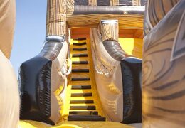 Achetez le toboggan gonflable parfait en forme de bateau pirate avec des objets 3D sympas et des impressions en couleur pour les enfants. Commandez des toboggans gonflables maintenant en ligne chez JB Gonflables France