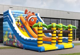 Achetez un toboggan gonflable sur le thème du monde marin avec des figurines 3D amusantes et des imprimés colorés pour les enfants. Commandez des toboggans gonflables maintenant en ligne chez JB Gonflables France