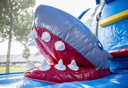 Achetez un parcours d'obstacles de requin gonflable de 8 m avec des objets 3D pour les enfants. Commandez des parcours d'obstacles gonflables maintenant en ligne chez JB Gonflables France