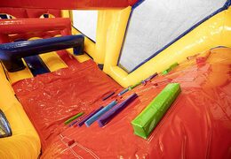 Commandez un parcours d'obstacles modulaire standard de 13,5 mètres de long avec des objets 3D appropriés pour les enfants. Achetez des parcours d'obstacles gonflables en ligne maintenant chez JB Gonflables France