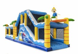Parcours d'obstacles modulable gonflable sur le thème du surf avec des objets 3D assortis pour les enfants. Achetez des parcours d'obstacles gonflables en ligne maintenant chez JB Gonflables France