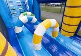 Commandez un parcours d'obstacles gonflable unique de 17 mètres de large sur le thème du surf pour les enfants. Achetez des parcours d'obstacles gonflables en ligne maintenant chez JB Gonflables France