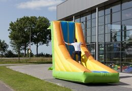 Opblaasbare kantelmuur springkasteel kopen in kleuren voor kids bij JB Inflatables